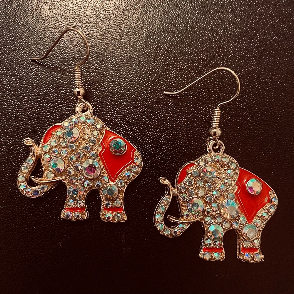 💖 Gold Elephant Crystal Earrings NEW